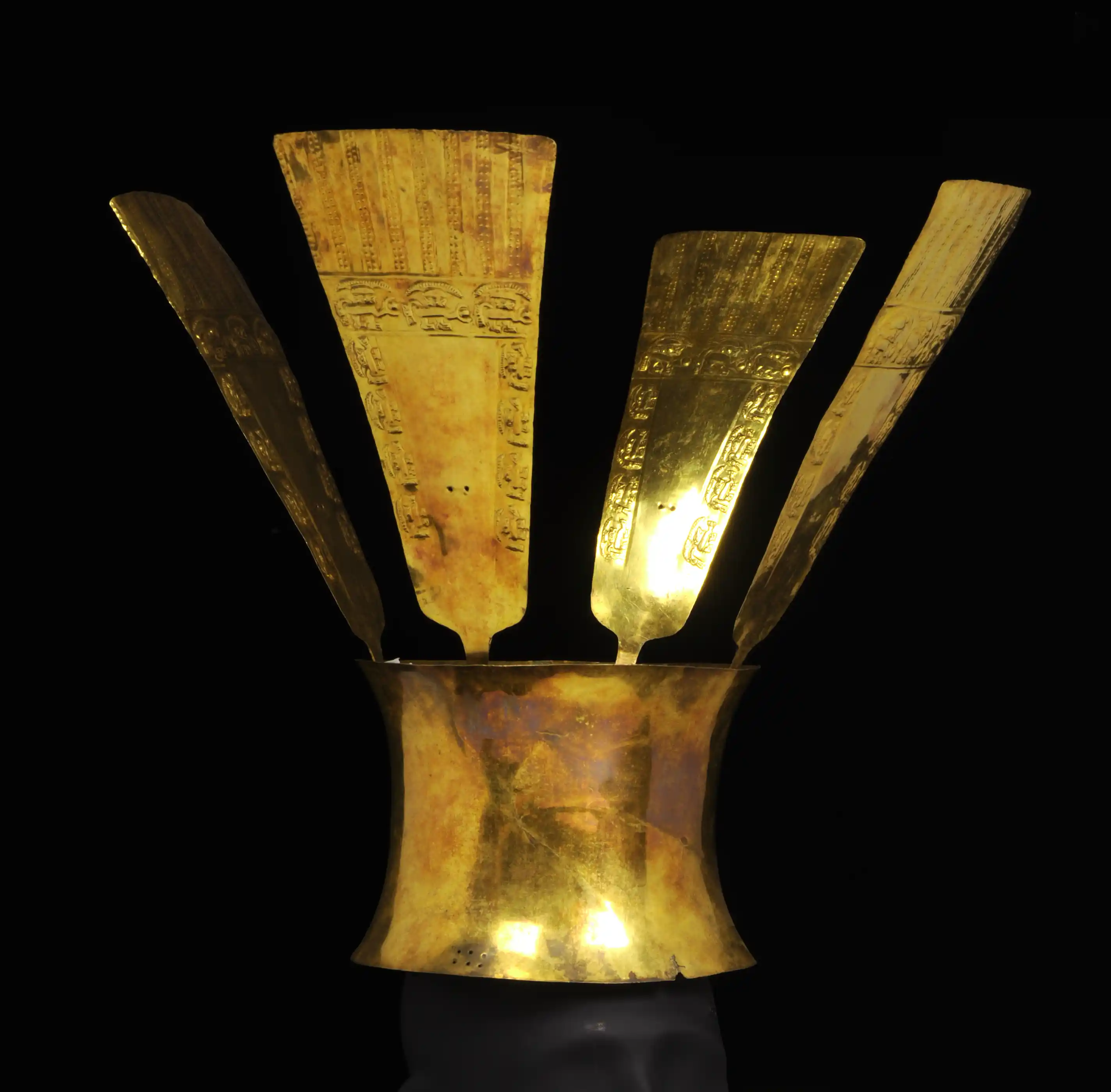 奇穆金冠(Corona de Oro Chimú)