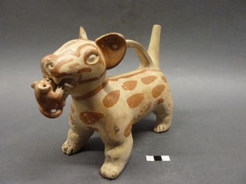 哨瓶：猫科动物与鼠（比库斯）