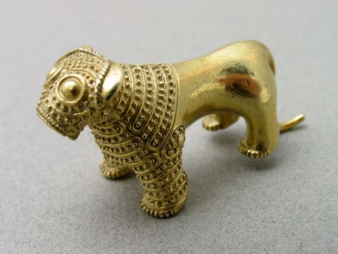 茨诺里金狮像