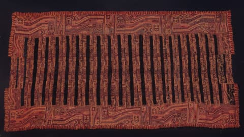 帕拉卡斯刺绣丧葬披肩（Manto Paracas）