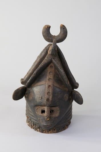 桑德社团盔形面具（masque casque du Sandé）