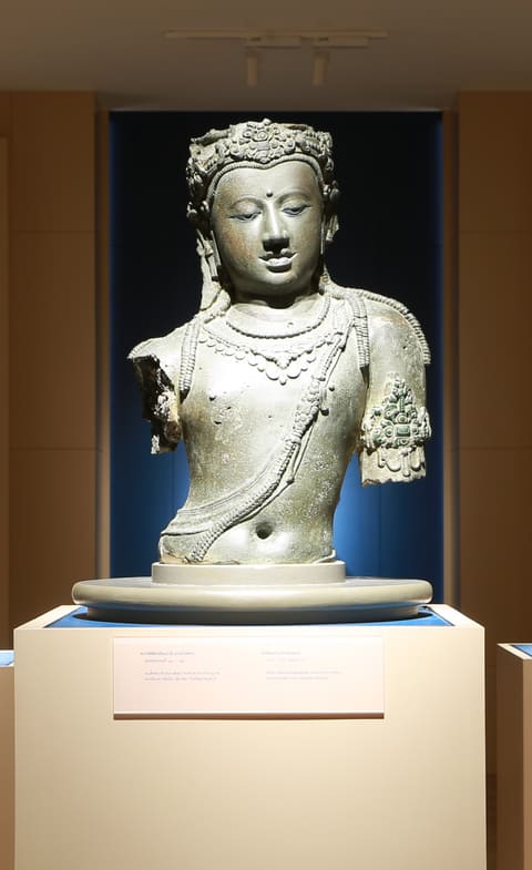 观世音菩萨（莲花手）上半身